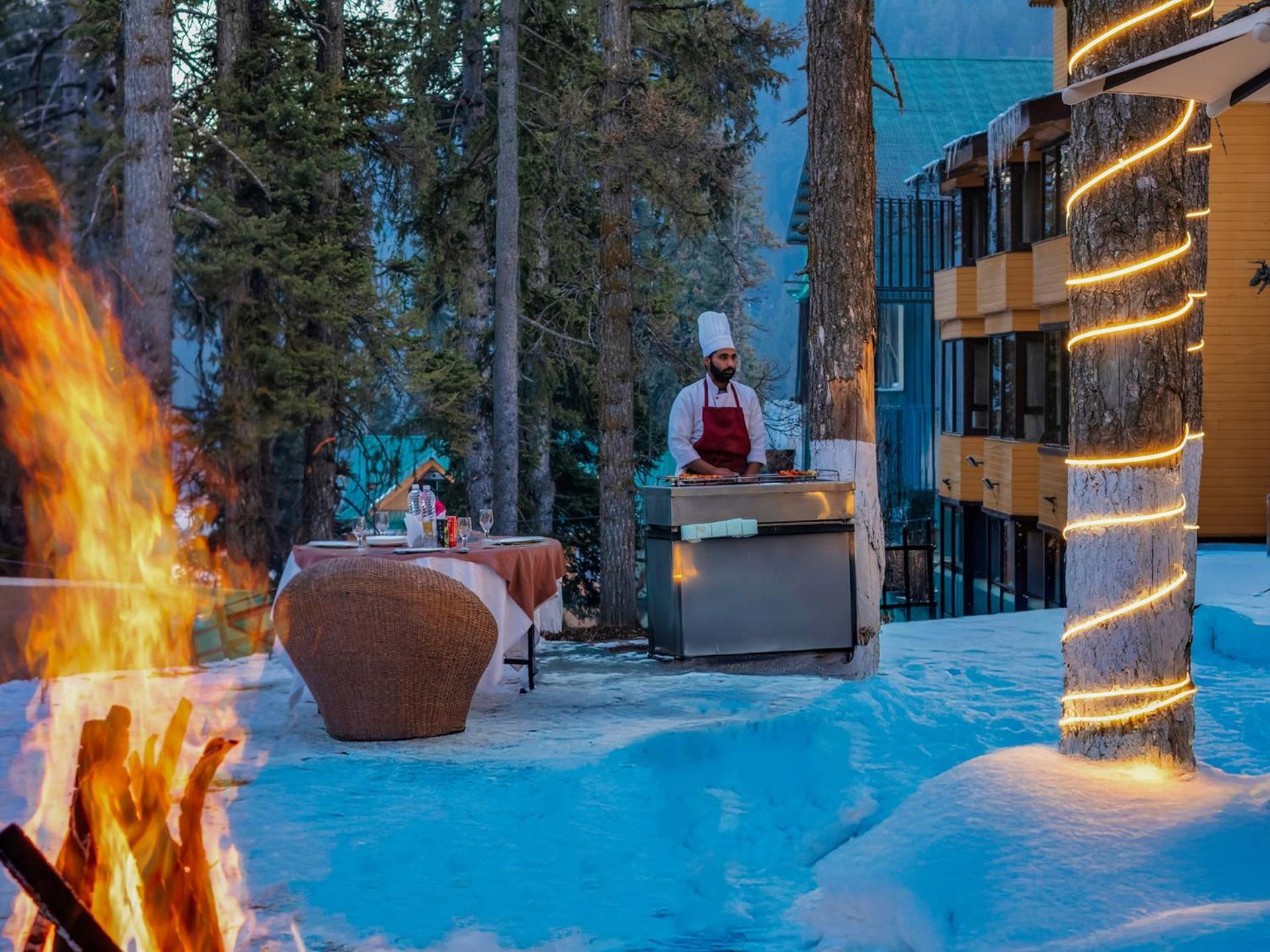 Hotel Pine Spring Gulmarg Kültér fotó