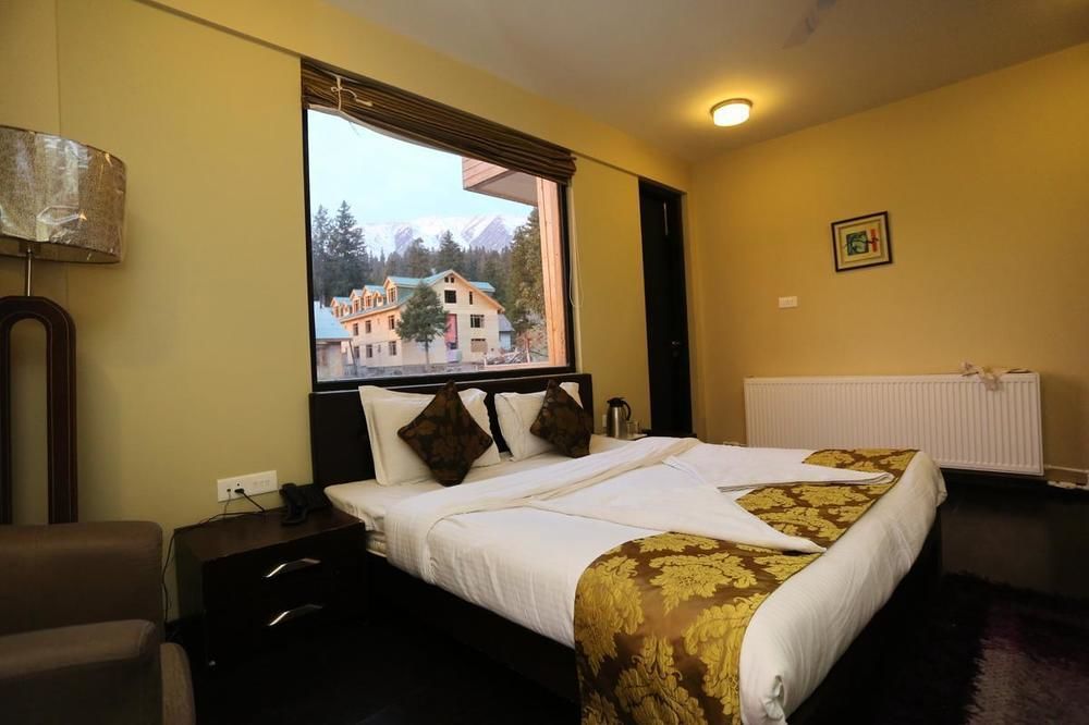 Hotel Pine Spring Gulmarg Kültér fotó