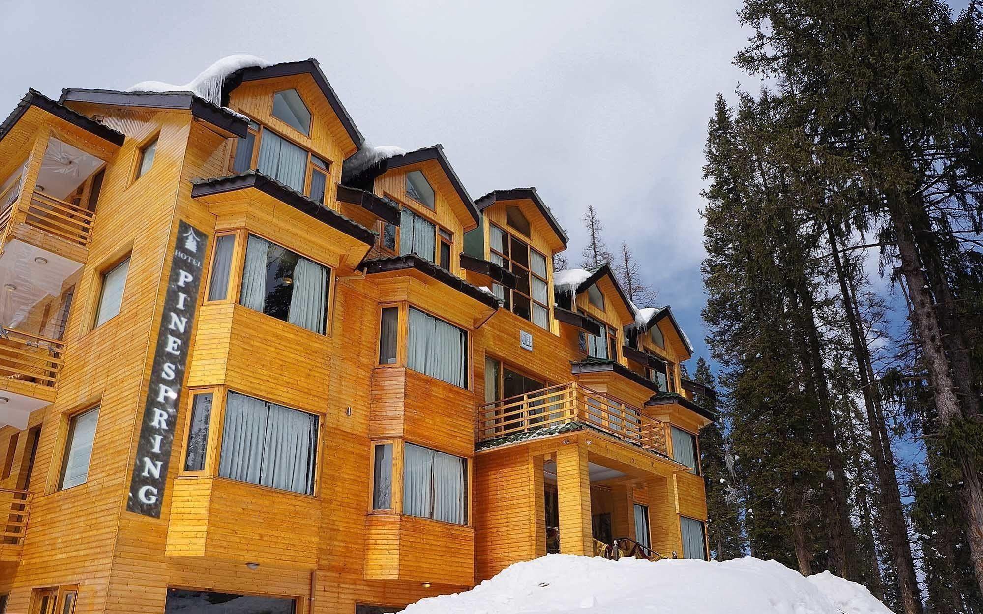 Hotel Pine Spring Gulmarg Kültér fotó