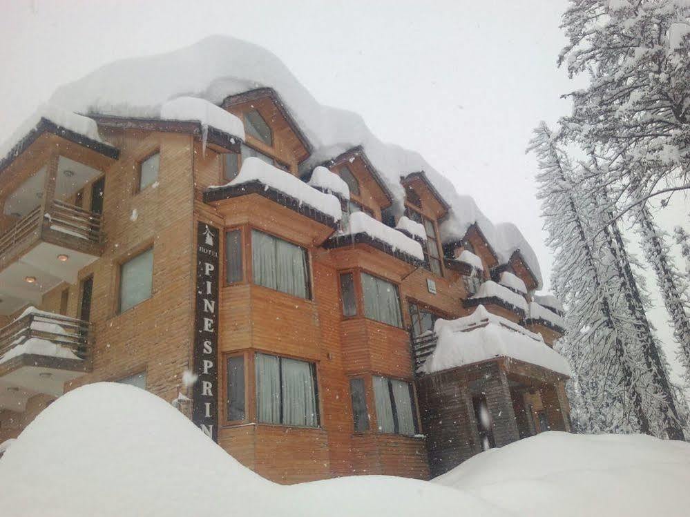 Hotel Pine Spring Gulmarg Kültér fotó