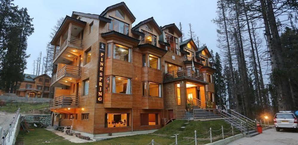 Hotel Pine Spring Gulmarg Kültér fotó